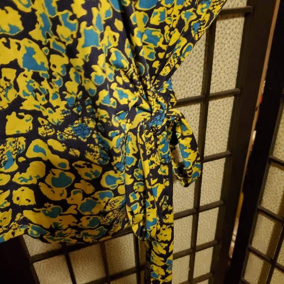 Leopard Quarter Sleeve Wrapped  Blouse - Picture 2 of 7